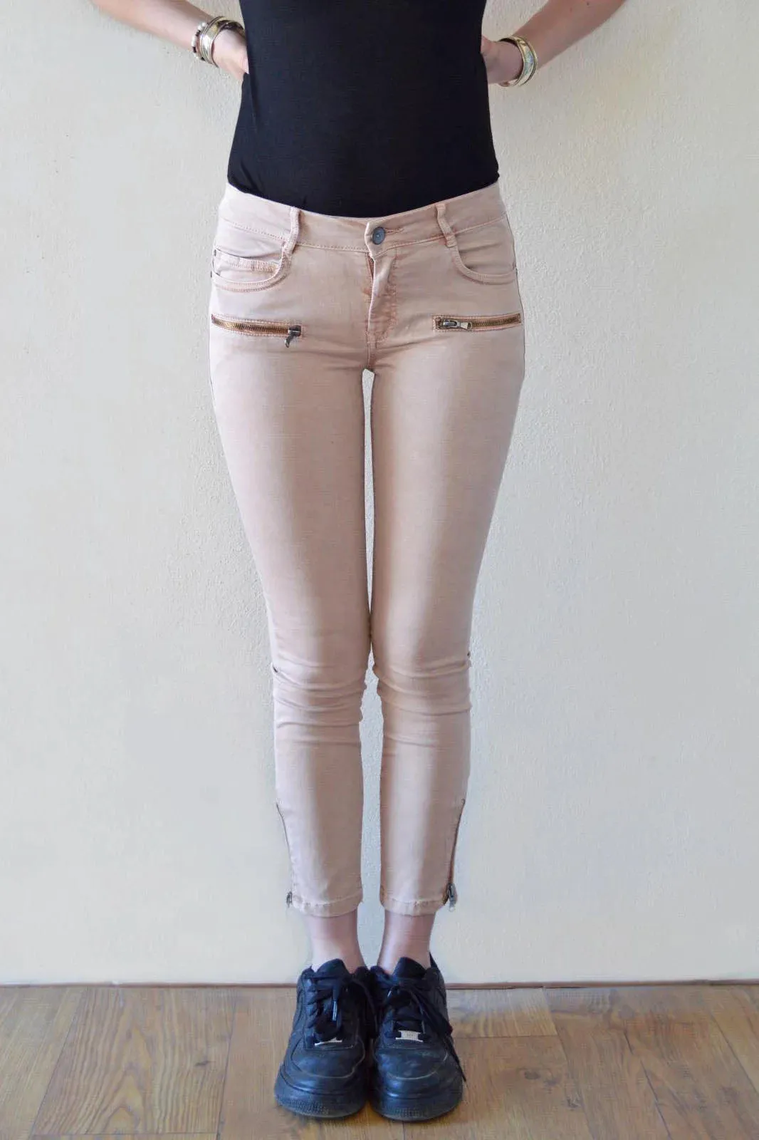 Skinny Ankle Grazer Jeans Neutral Mood Evening Stroll Athlete Fit