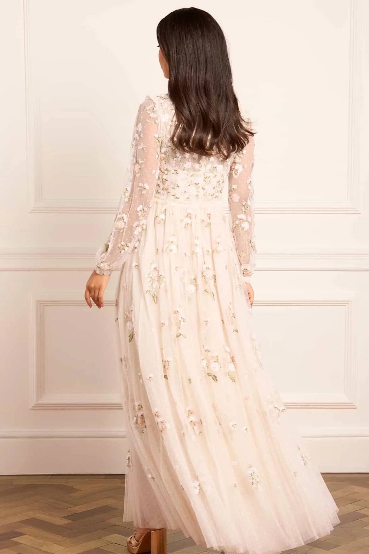 Posy Round Neck Gown Minimal Comfort