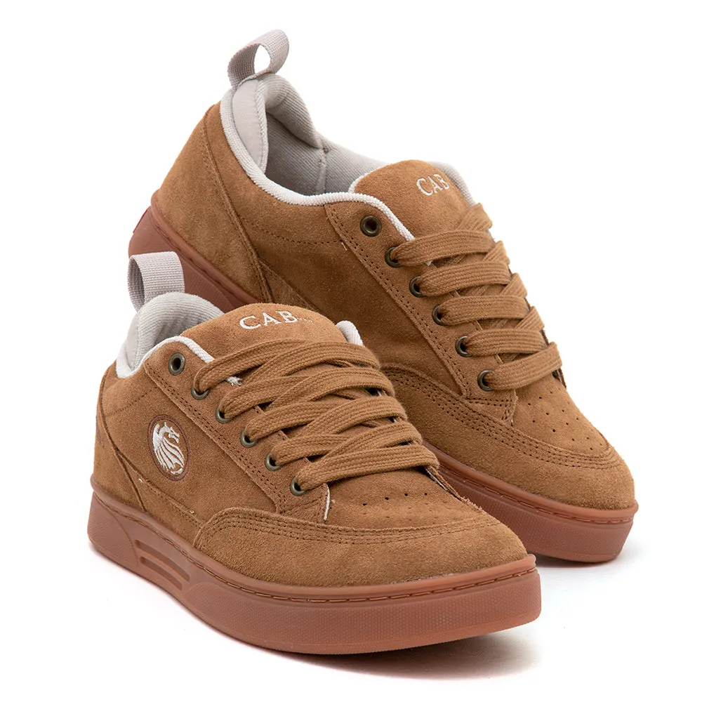 Pure Black Look Ready Skate Cab 4 (Brown / Gum) VBU