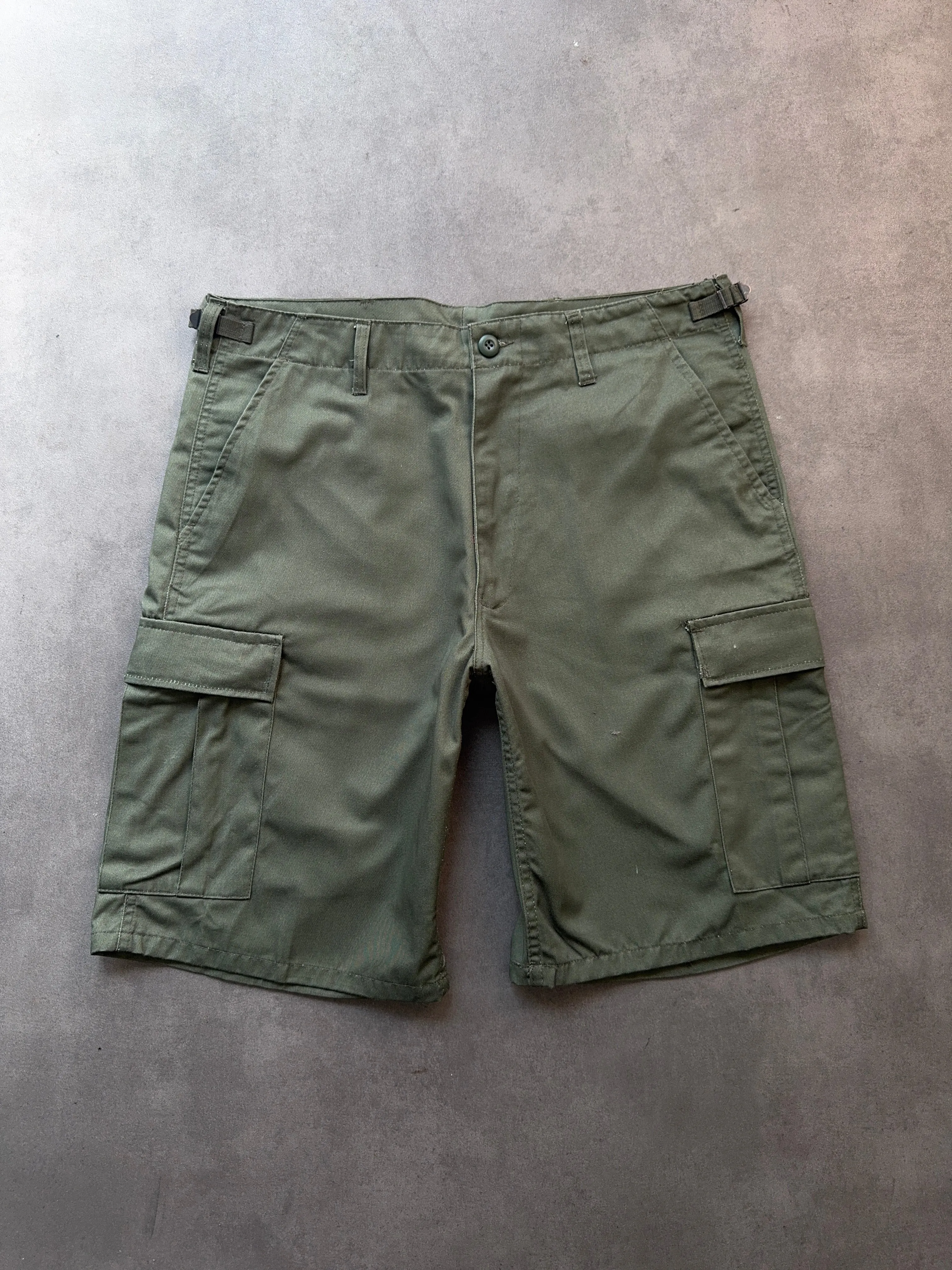 Utility Fit Anti Static Technology 2000s army shorts (XL)