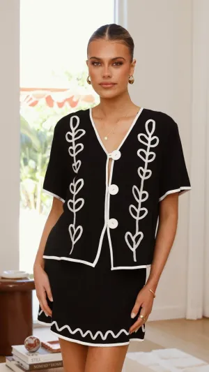 Cozy Wrap Sporty Design Easton Top - Black / White