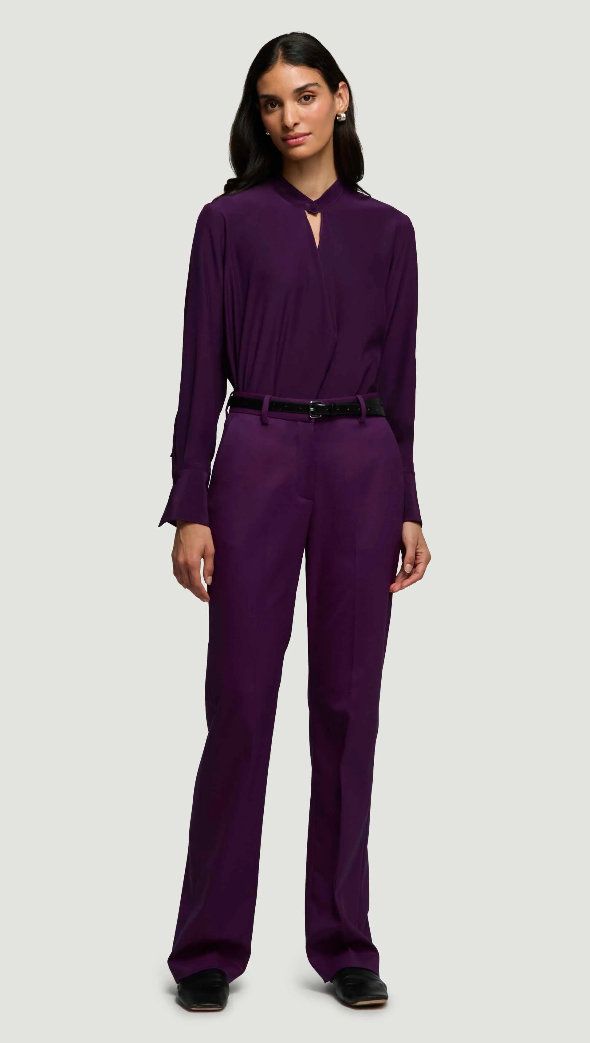 Relaxed Fit Design Straight Leg Trouser in Seasonless Wool | Grape