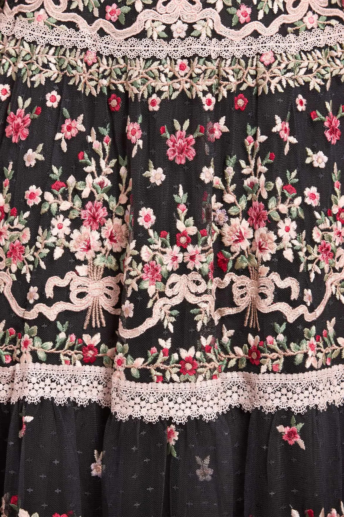 Fashionable Wear Ribbon Bouquet Gown