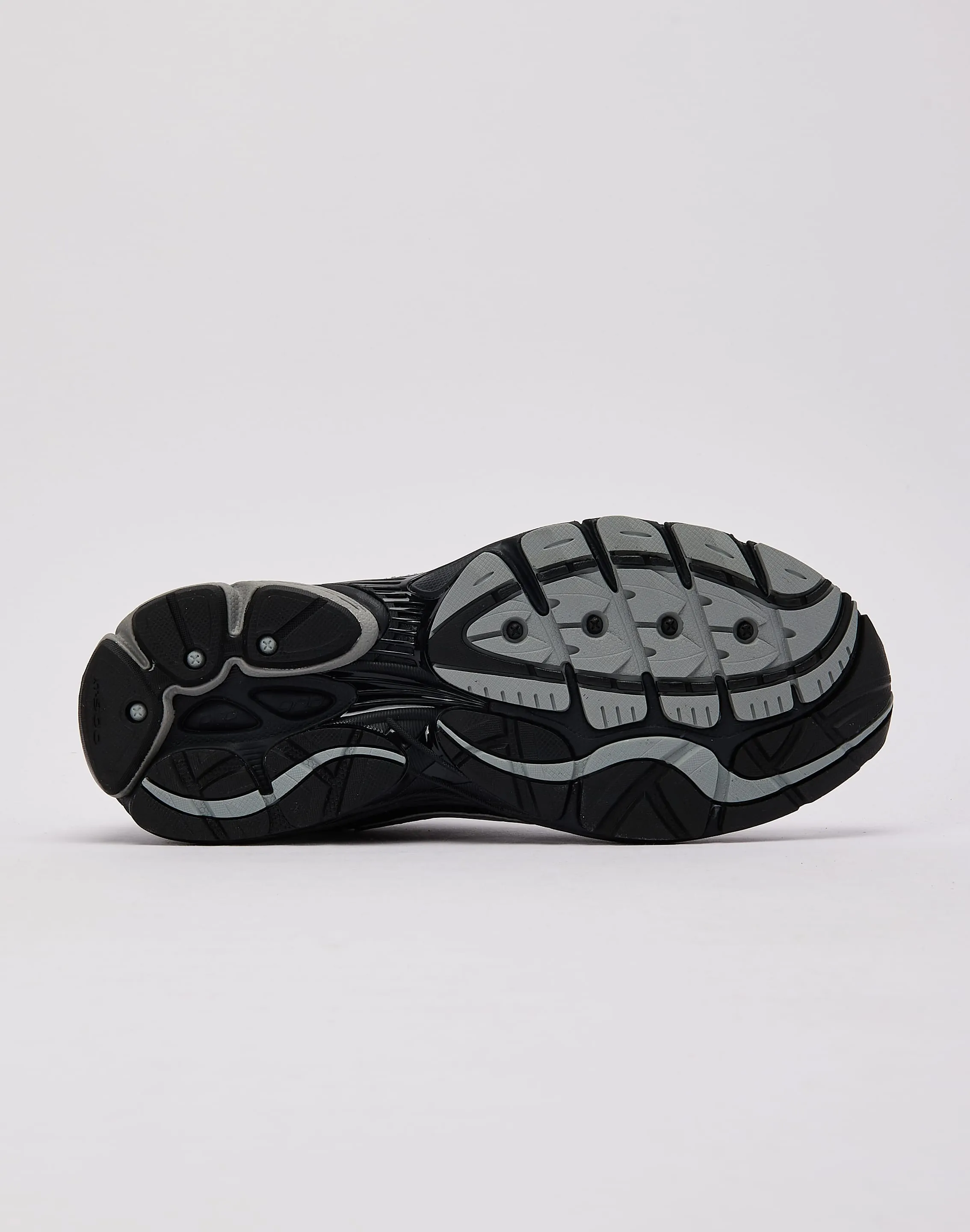 Saucony ProGrid Omni 9 Comfortable Midfoot Elastic tongue