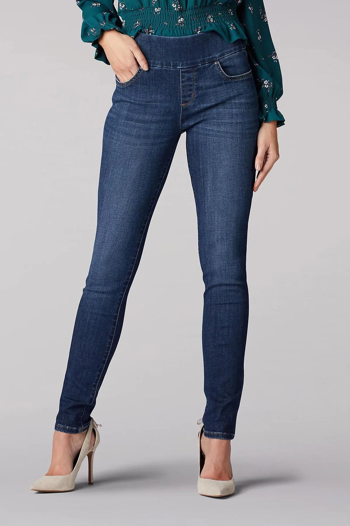 Sandblasted Details Sculpted Pull-on Jeans