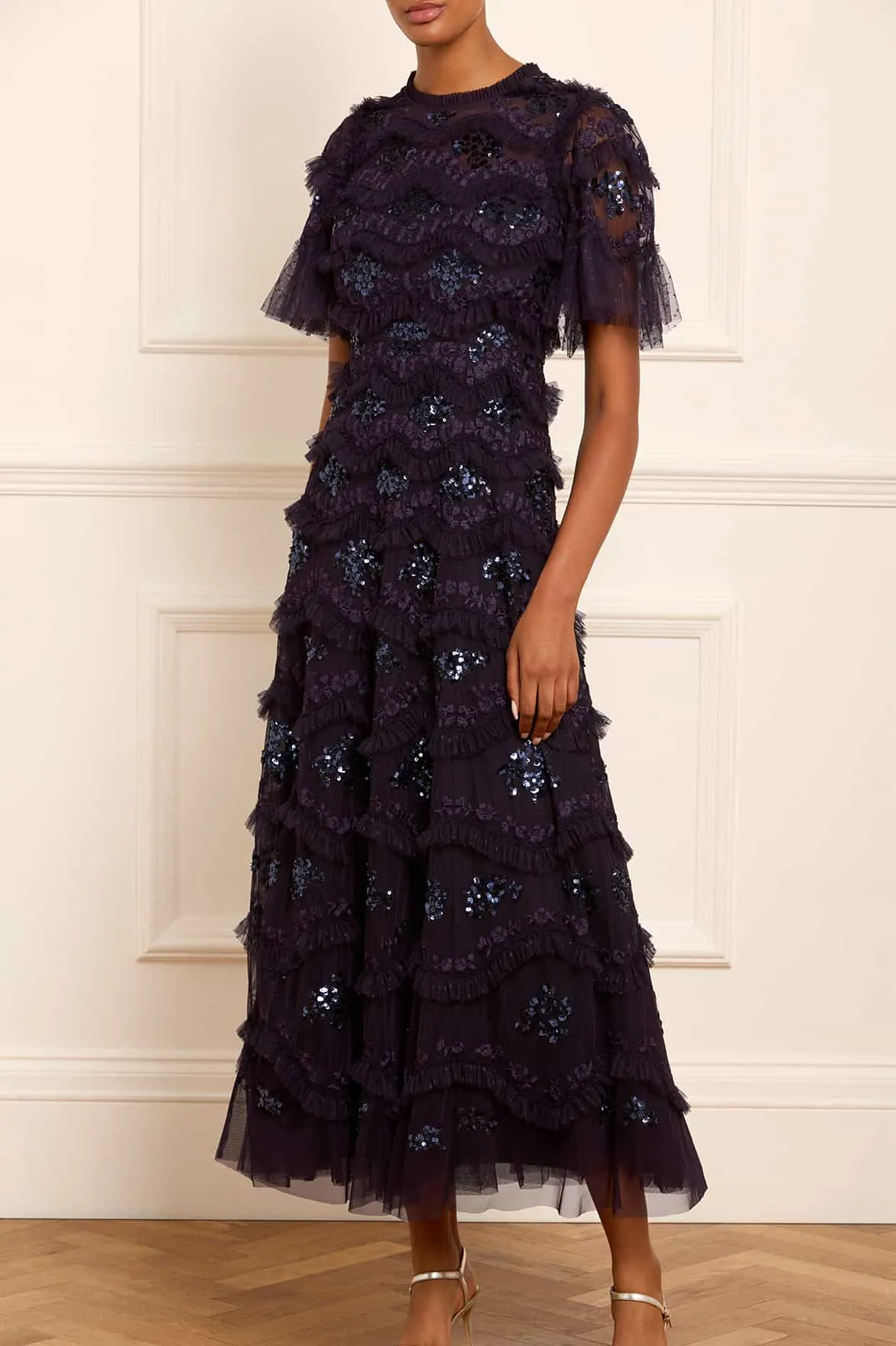 Comfortable Shape Daisy Wave Ankle Gown