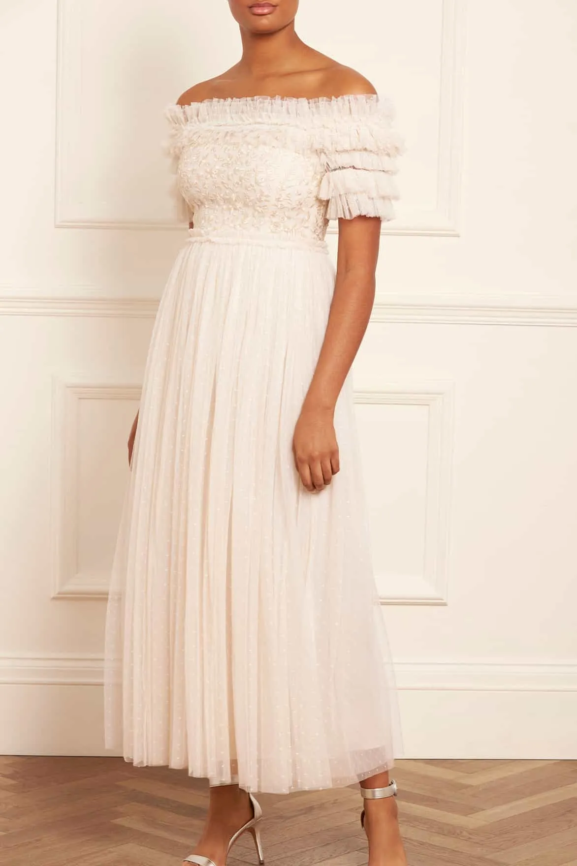 Urban Motion Front-Slit Midsummer Lace Bodice Off-Shoulder Ankle Gown