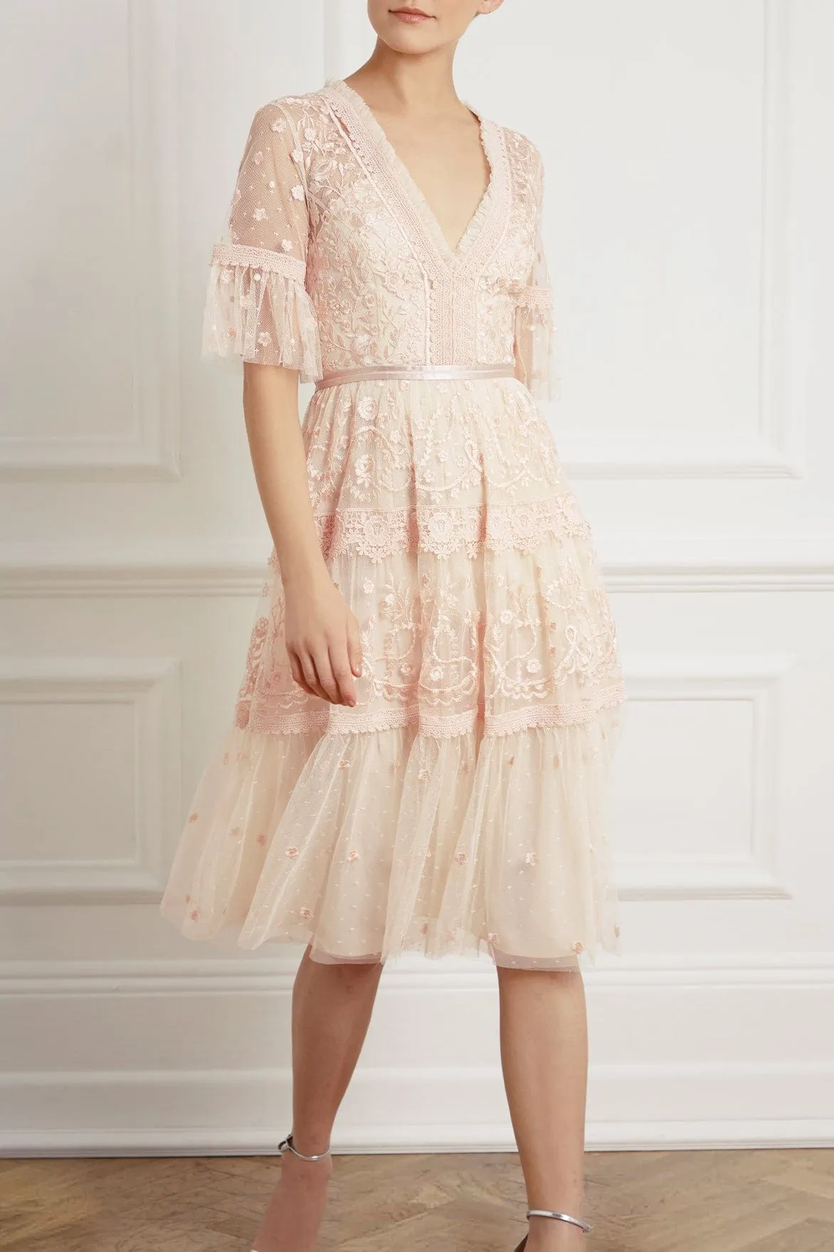 Midsummer Lace Dress Relaxed and stylish