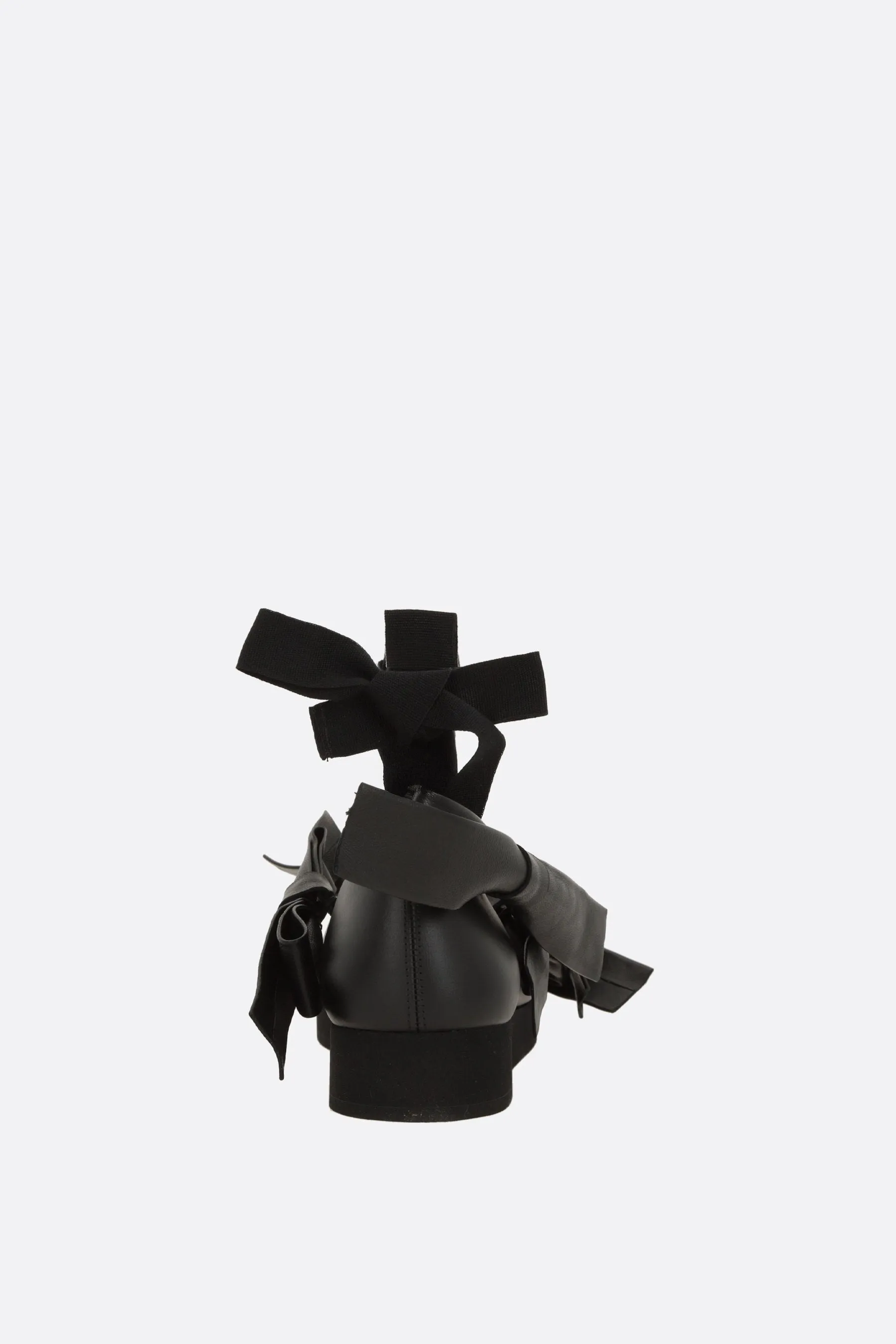 Ultra Hike Mesh Comfort ballet flat in smooth leather with bows