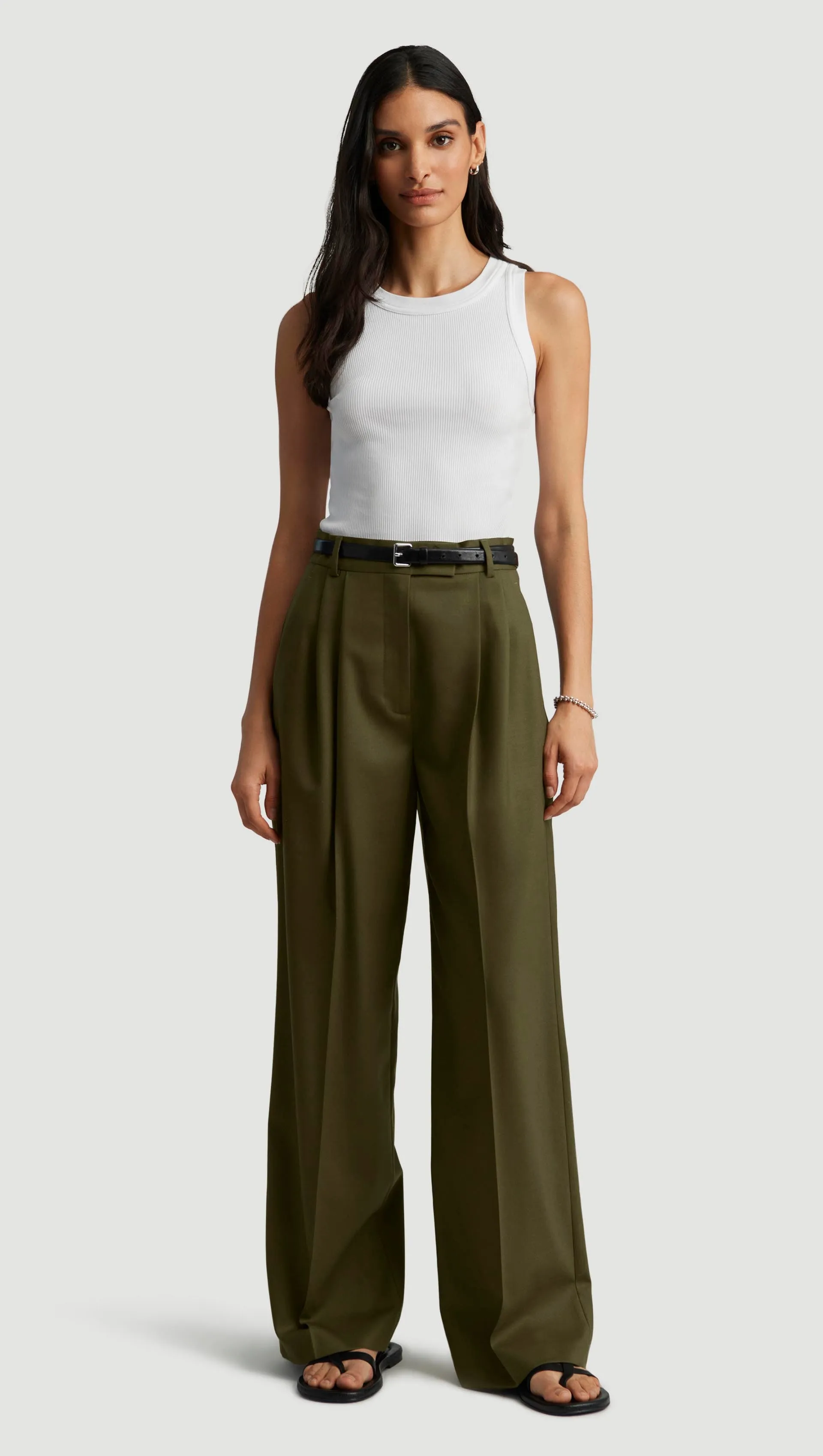 Basic Utility Pleated Trouser in Seasonless Wool | Pine Needle