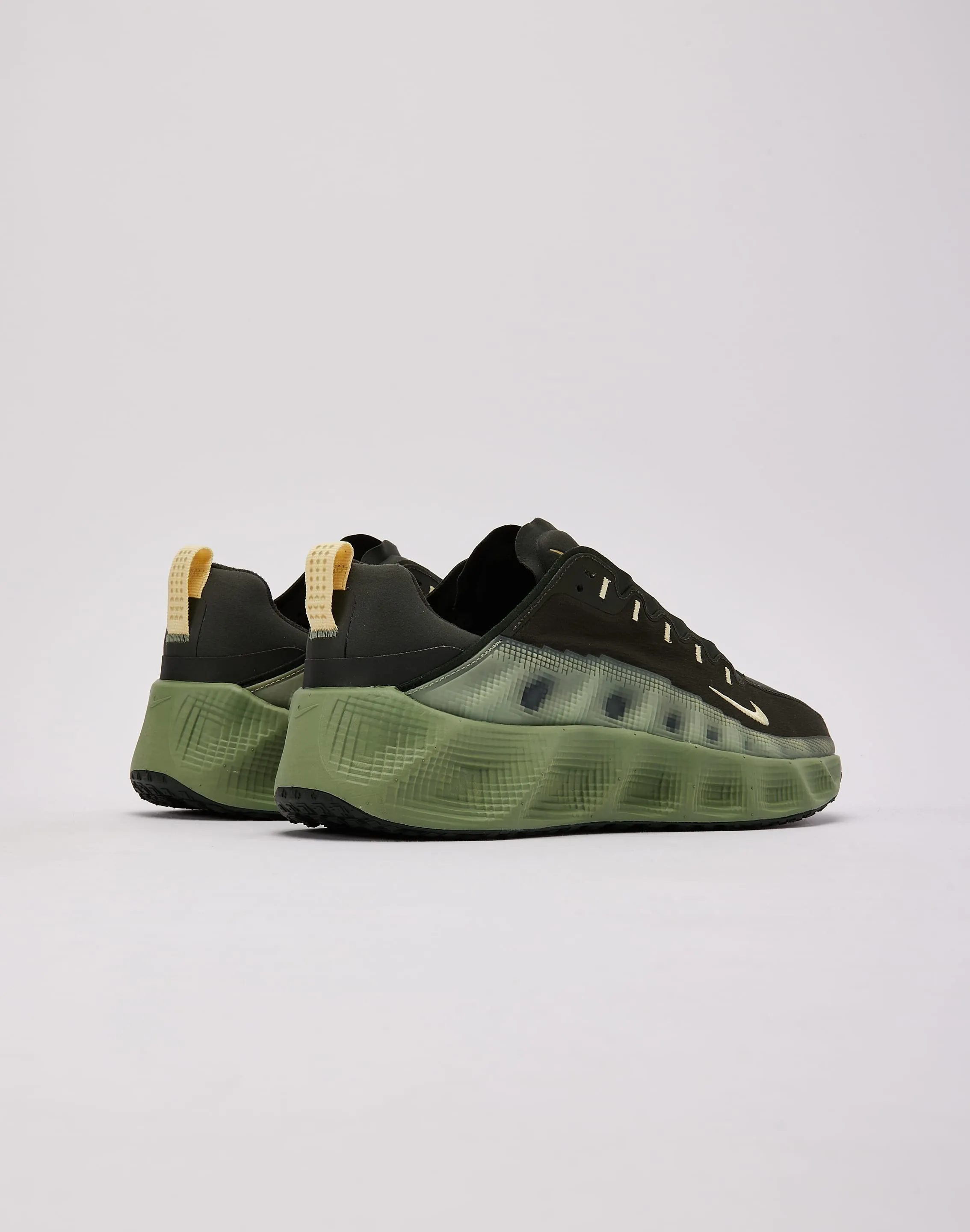 Temperature Regulating Tech running on a grass track shoes Nike Ava Rover