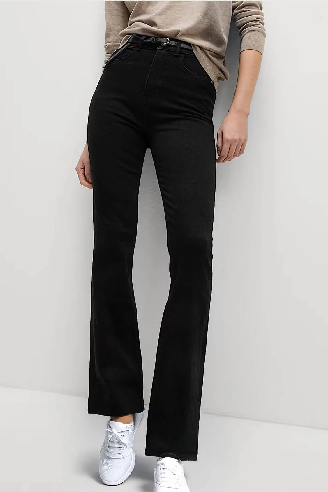Black Magic Shaping High Waist Flare Jeans Fashion Essential Relaxed Cut