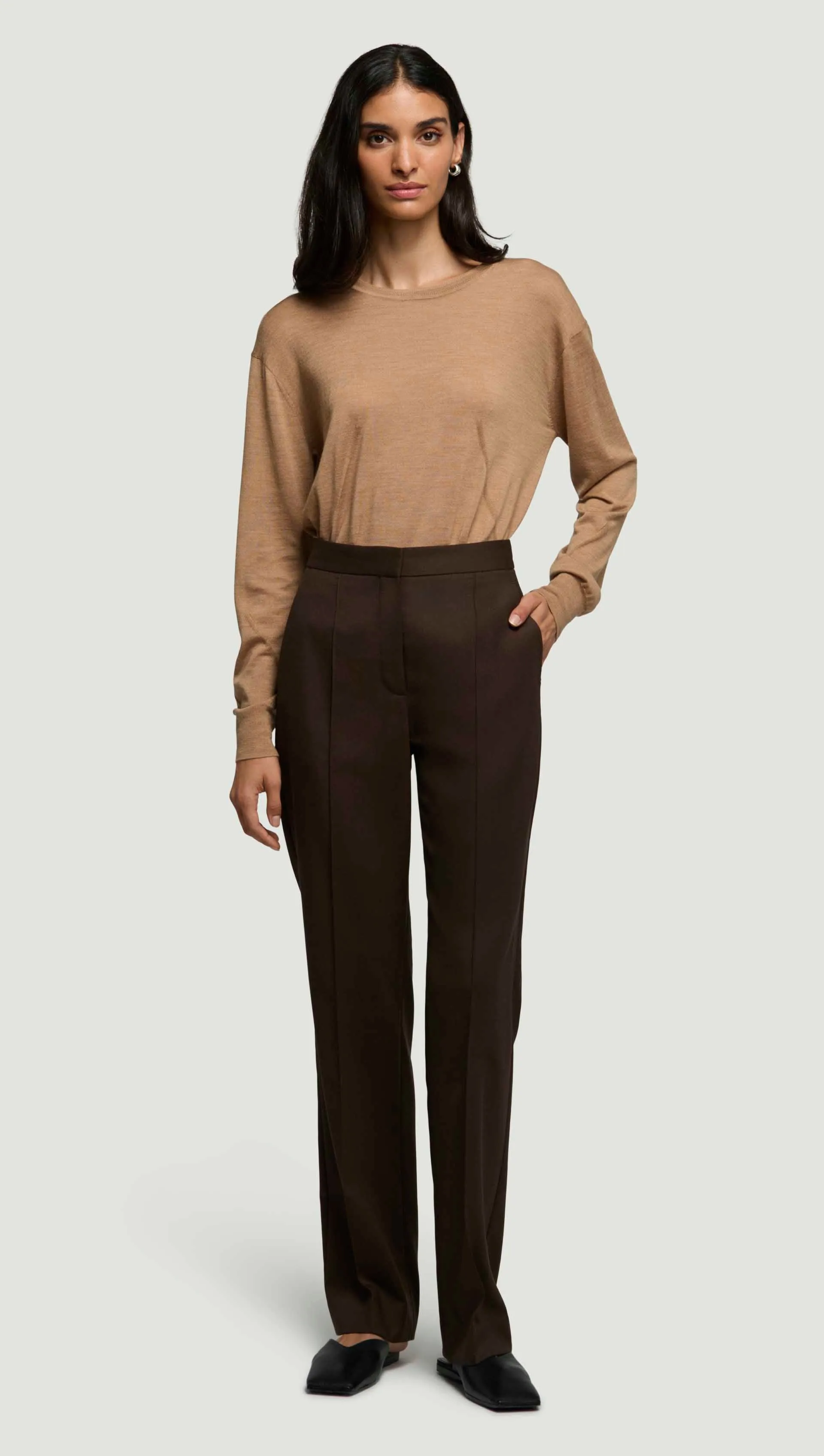 Core Basic Comfortable Fabric Straight Pintuck Trouser in Seasonless Wool | Espresso