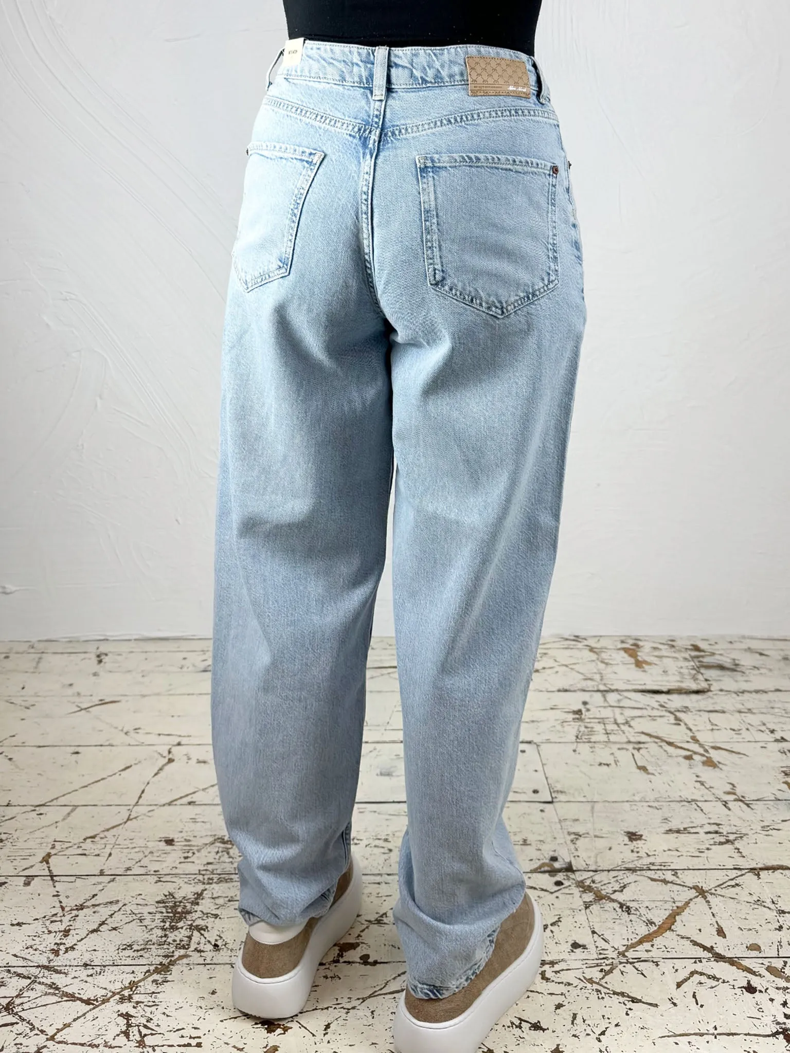 'Mandy' Light Blue Midrise Jeans Move Comfort Active Design Wear