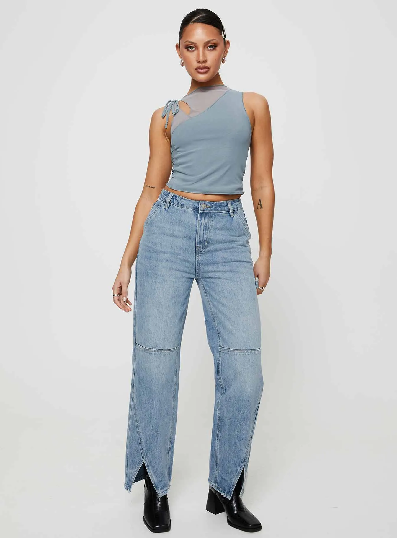 Always Appropriate Home Comfort Party Look Modern Minimalist Rihanna Split Hem Jeans Mid Blue