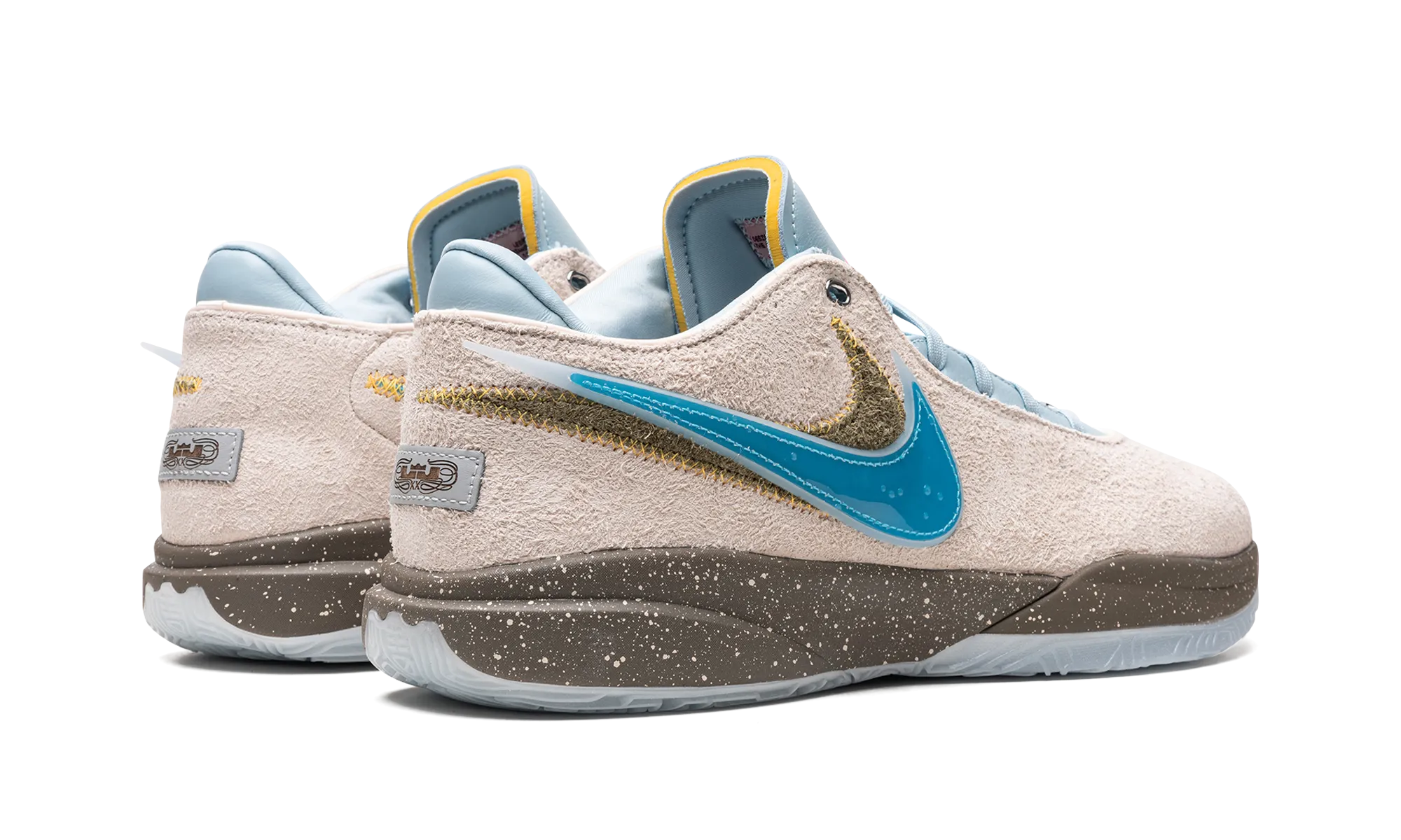 Multi terrain Traction LeBron 20 "Unknwn - Message in a Bottle"