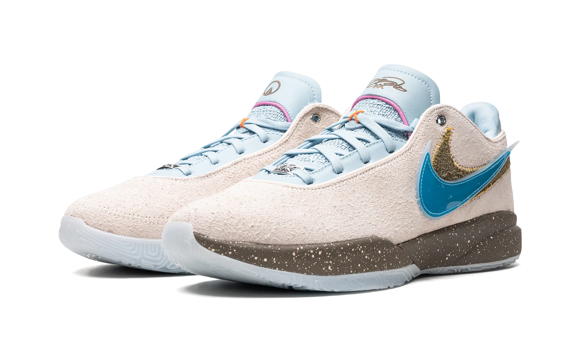 LeBron 20 "Unknwn - Message in a Bottle" running shoes for amateur female runners