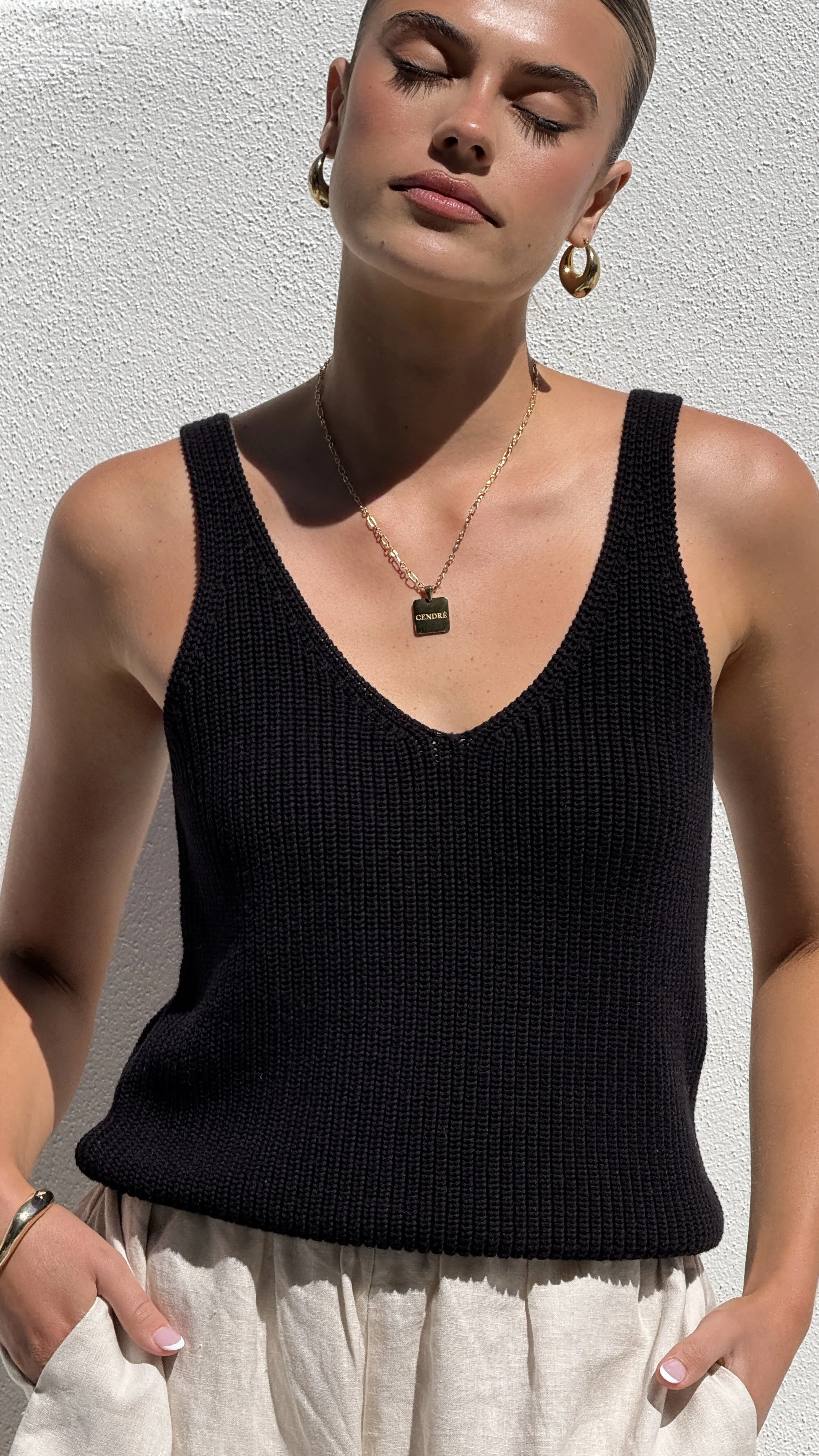 Neelia Top - Black Active Fit