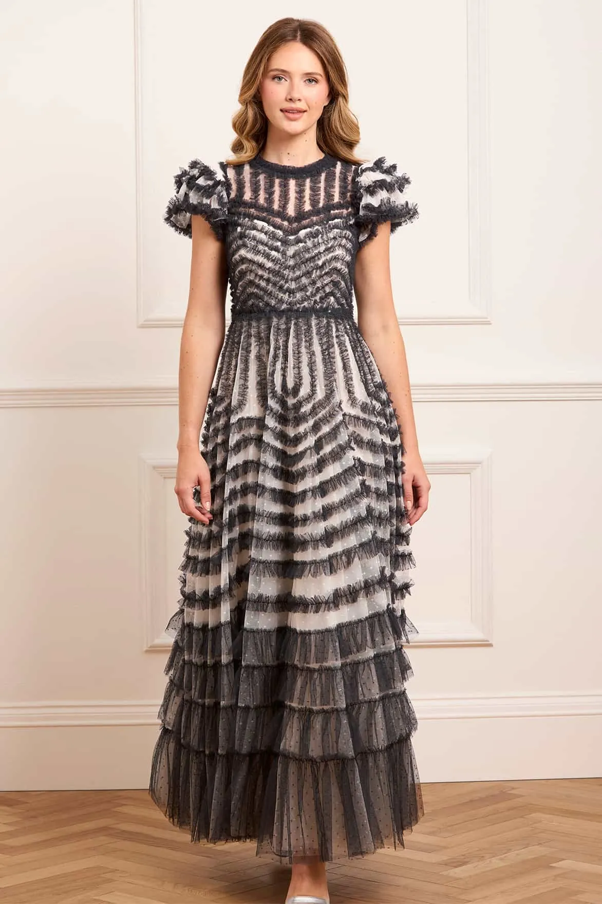 Flattering Cut Wear La Vie En Rose Round Neck Short Sleeve Gown