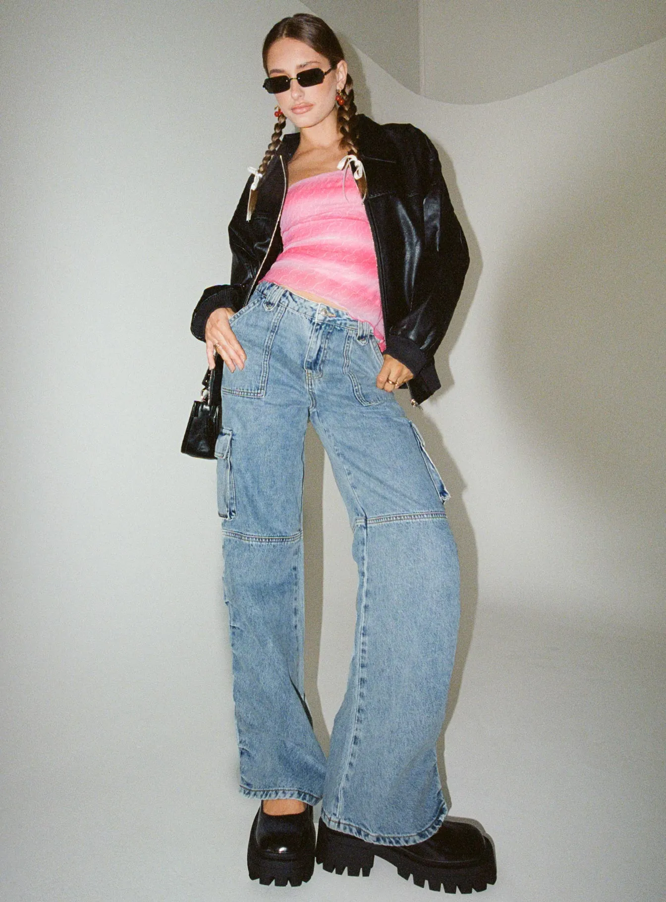 Regular Look Outfit Ready Style Vandana Cargo Jeans Mid Wash Denim